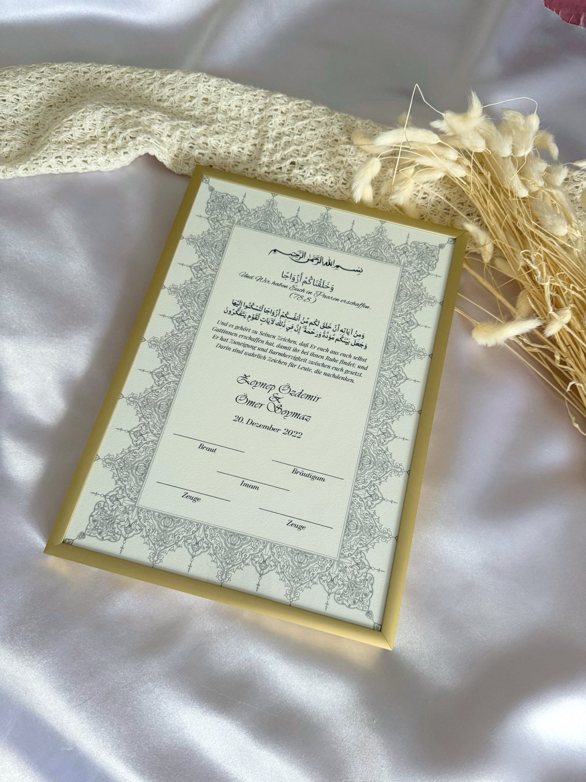 Nikah Zertifikat mit schwarzem Rahmen