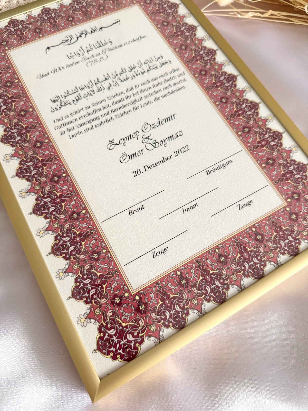 Nikah Zertifikat mit rotem Rahmen