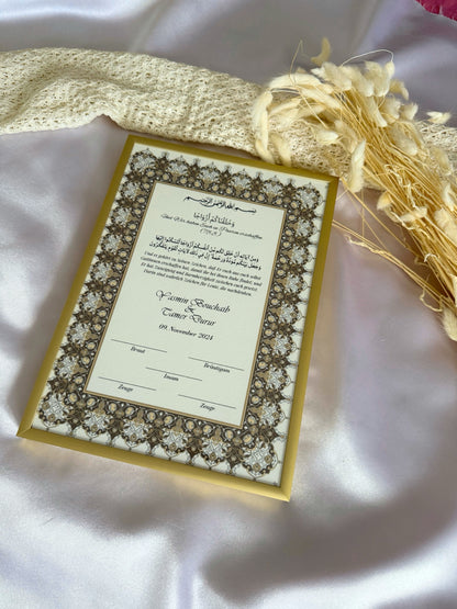 Nikah Zertifikat mit braunem Bogenrahmen