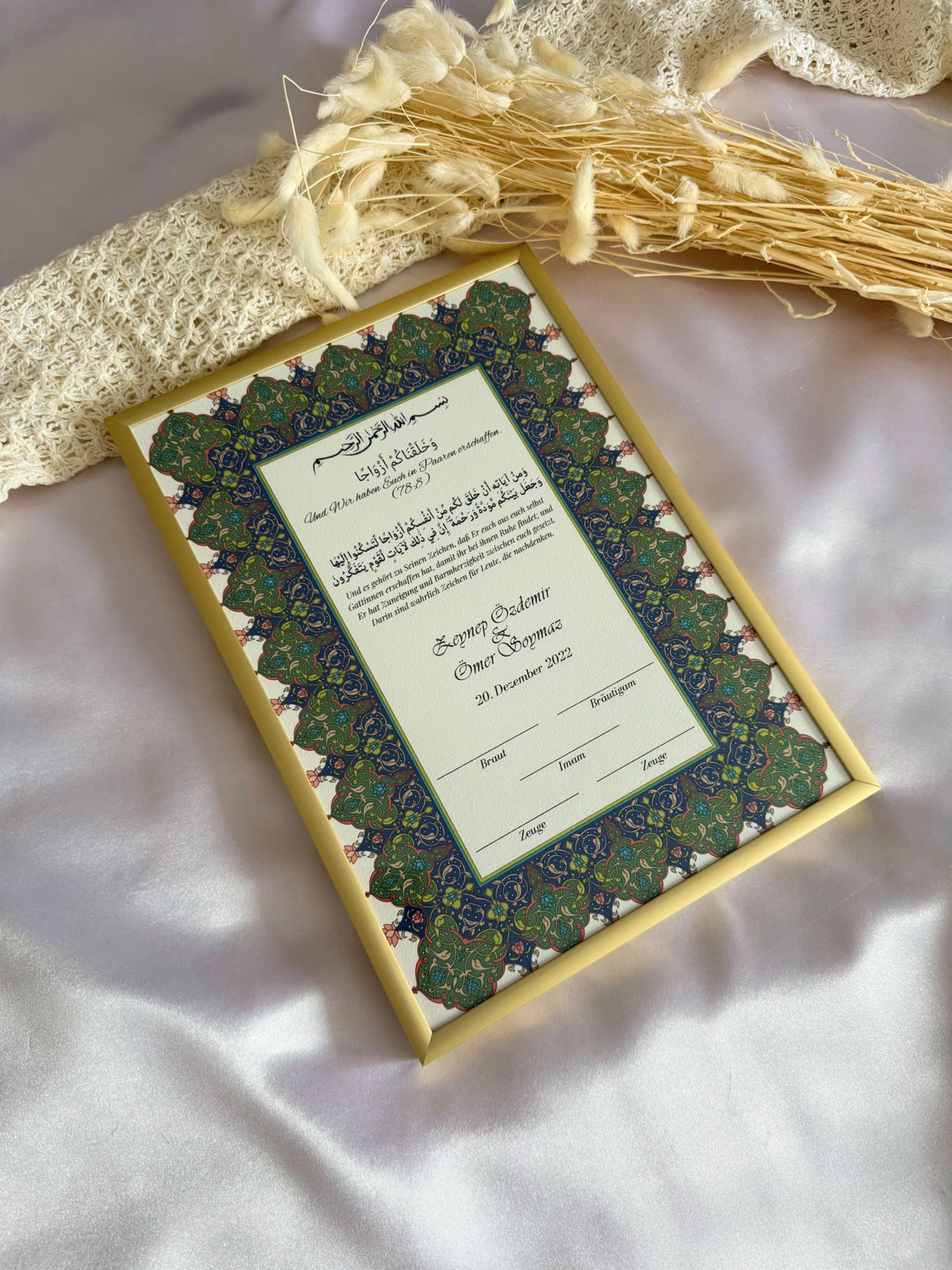 Nikah Zertifikat mit braun-blauem Rahmen