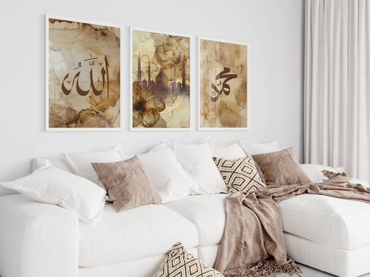 Die heiligen Worte Allah und Prophet Muhammad mit Moschee-Silhouette